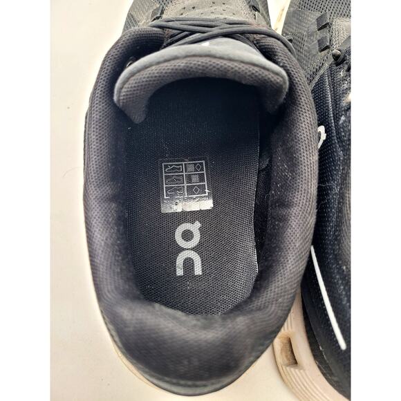 On Cloud 5 Black/Chalk Running Shoe Women's Sz 7.5 - Picture 8 of 9